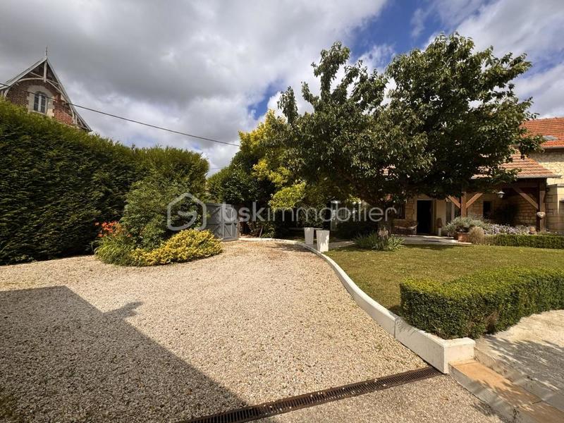 Propriété - 260 m² - 10 pièces