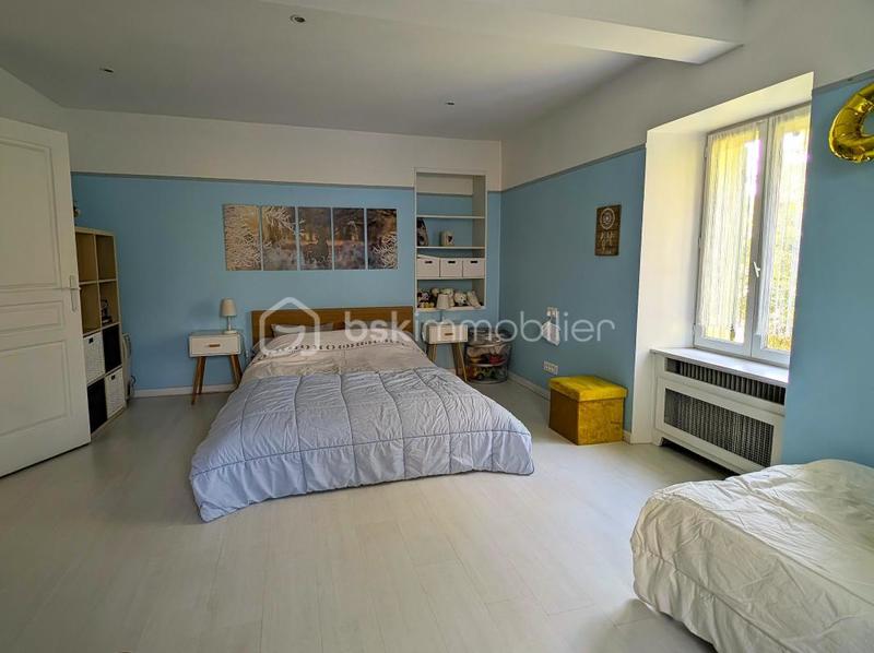 Demeure - 299 m² - 10 pièces