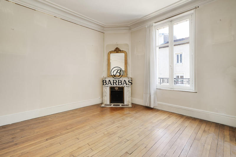 Maison - 220 m² - 12 pièces