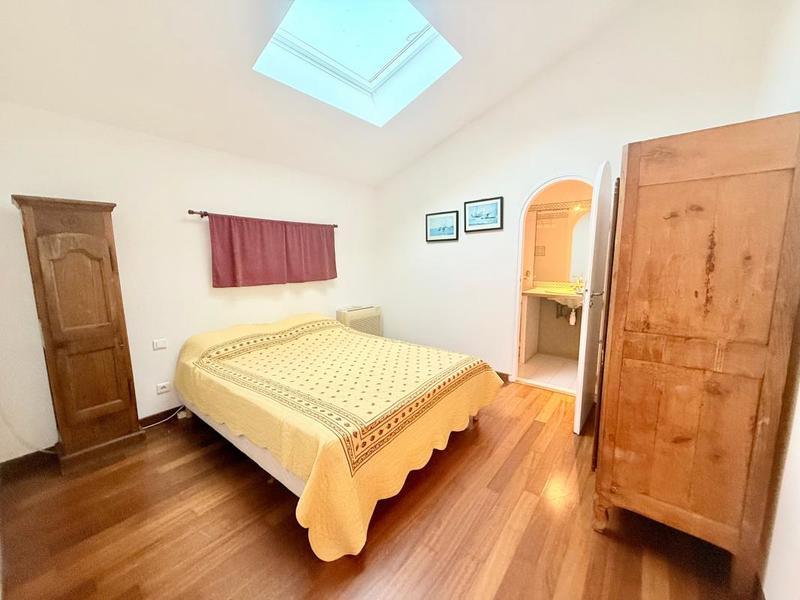 Maison - 225 m² - 6 pièces