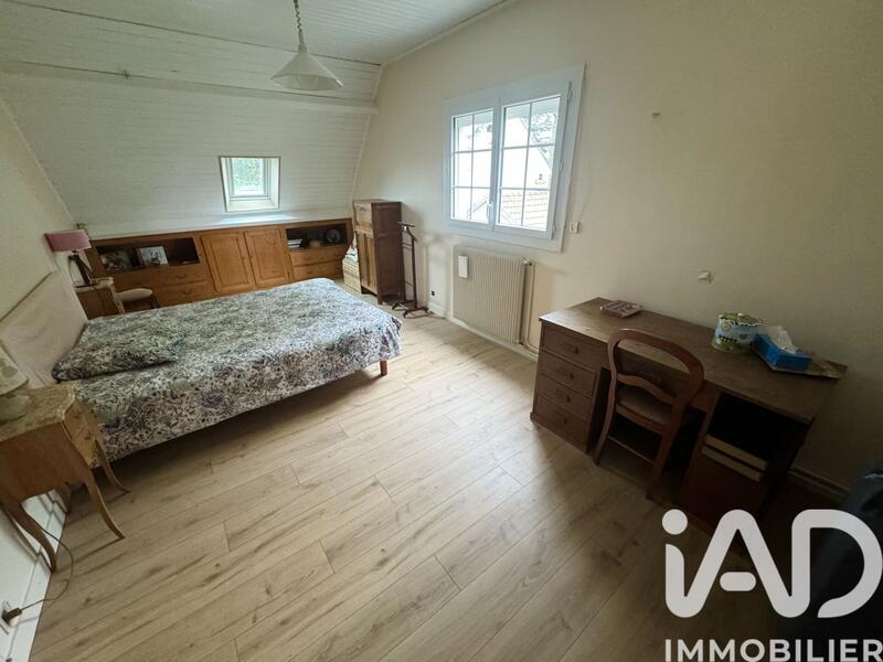 Maison - 181 m² - 8 pièces