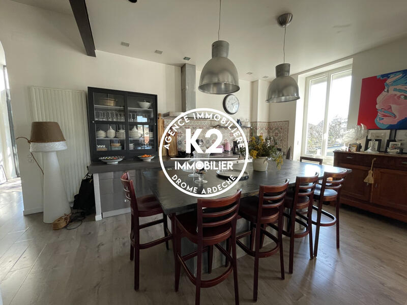 Appartement - 154 m² - 4 pièces