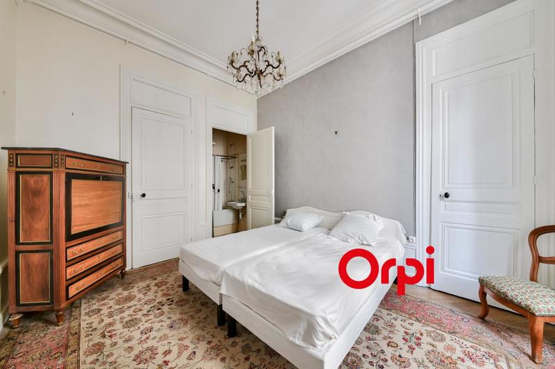 Appartement - 202 m² - 5 pièces