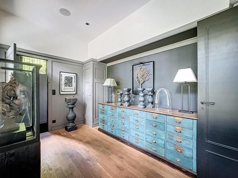 Maison - 400 m² - 8 pièces