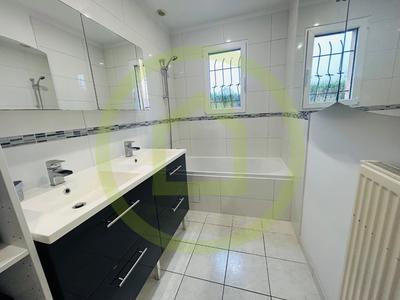 Maison - 250 m² - 10 pièces