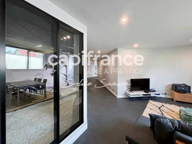 Maison - 477 m² - 12 pièces