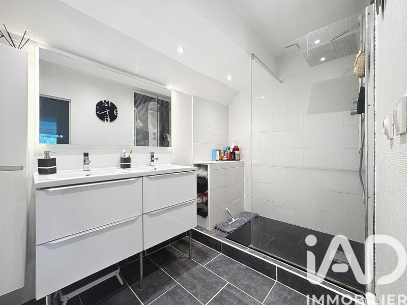 Maison - 93 m² - 4 pièces