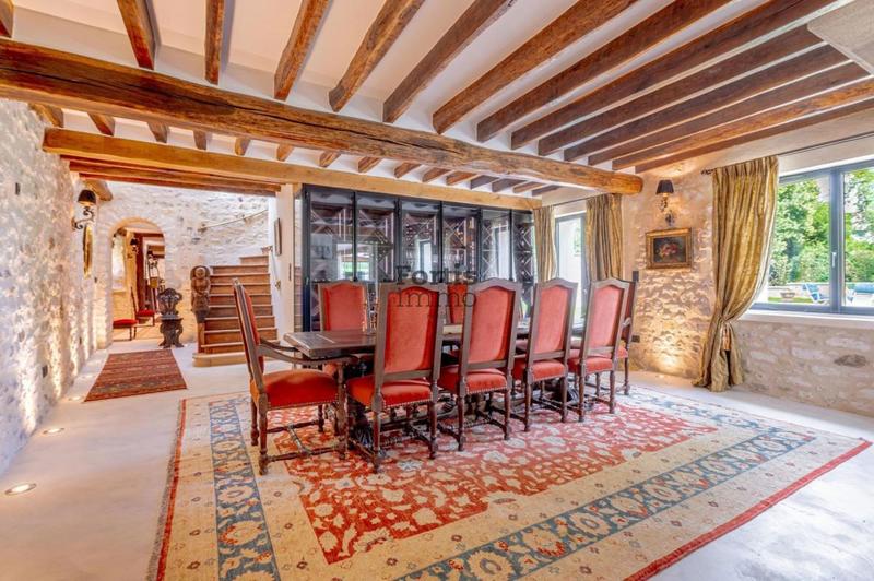 Demeure - 350 m² - 11 pièces