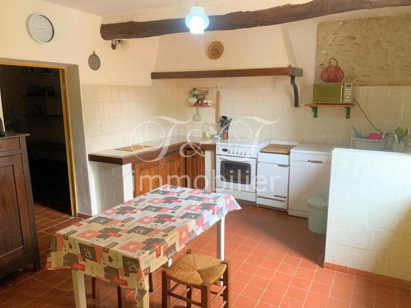 Propriété - 600 m²