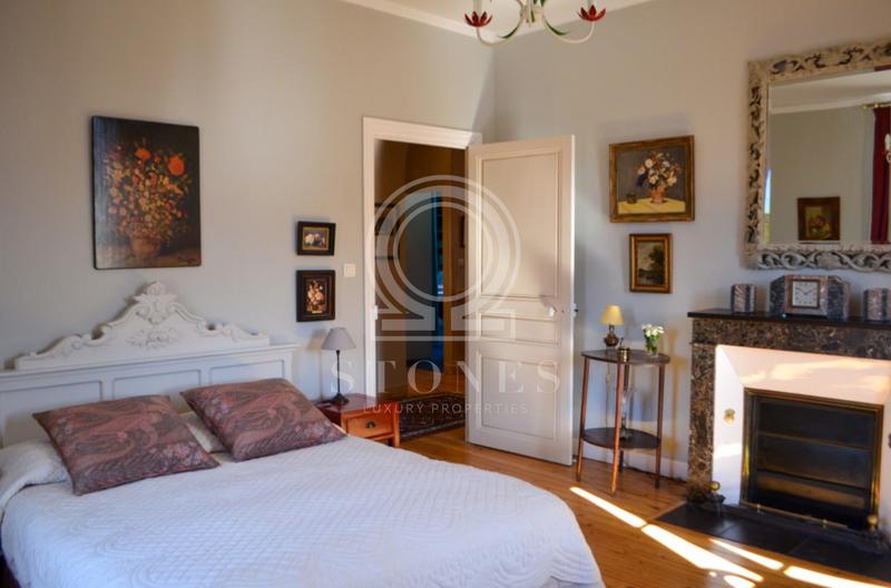 Maison - 240 m² - 12 pièces