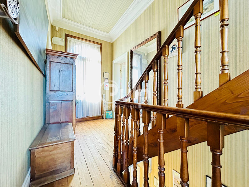 Maison bourgeoise - 246 m² - 12 pièces