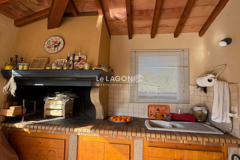 Maison - 295 m² - 9 pièces