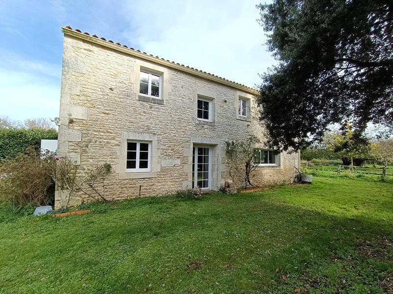 Maison - 287 m² - 10 pièces