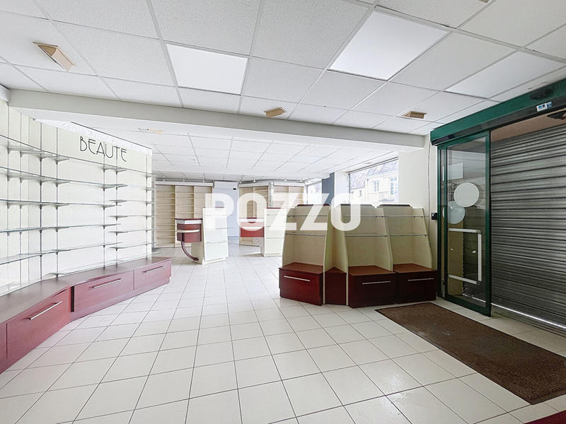 Local commercial - 166 m²