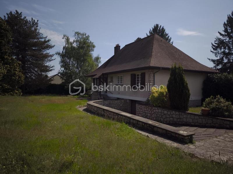 Maison traditionnelle - 184 m² - 5 pièces