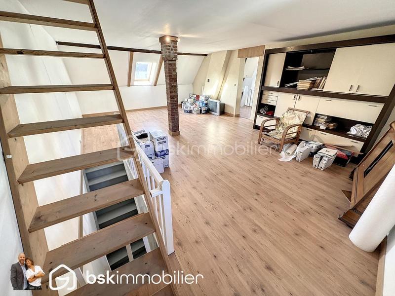 Maison - 212 m² - 7 pièces