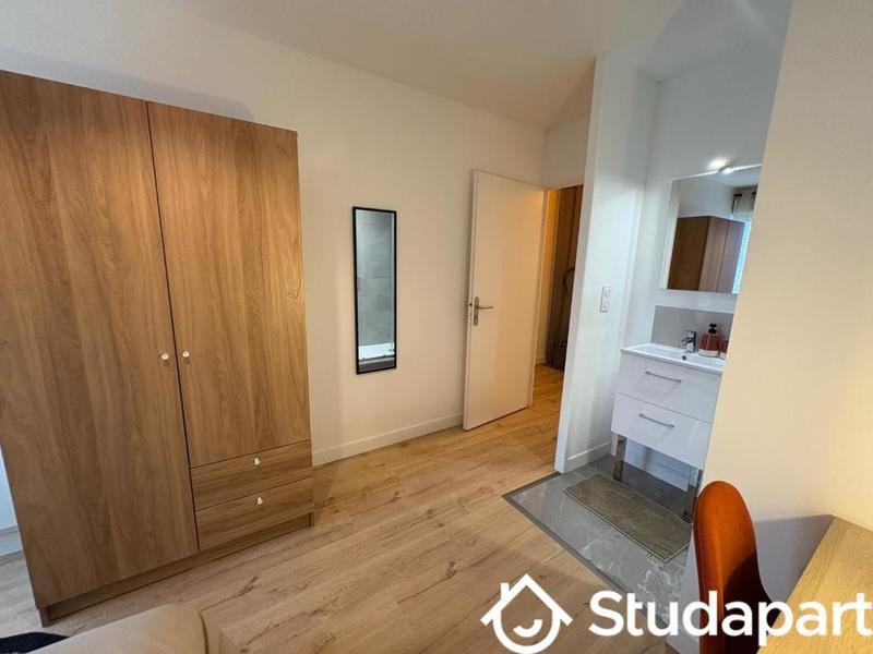 Chambre - 12 m² - 1 pièce