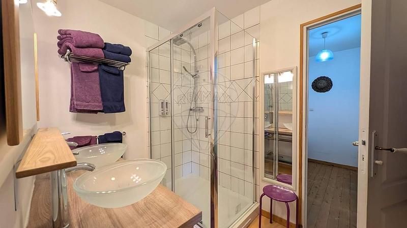 Maison chambre d'hôtes - 240 m² - 8 pièces