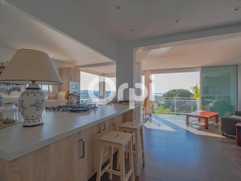 Villa - 260 m² - 5 pièces