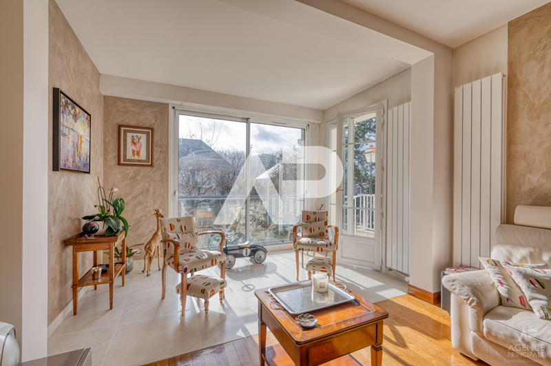 Maison - 179 m² - 7 pièces