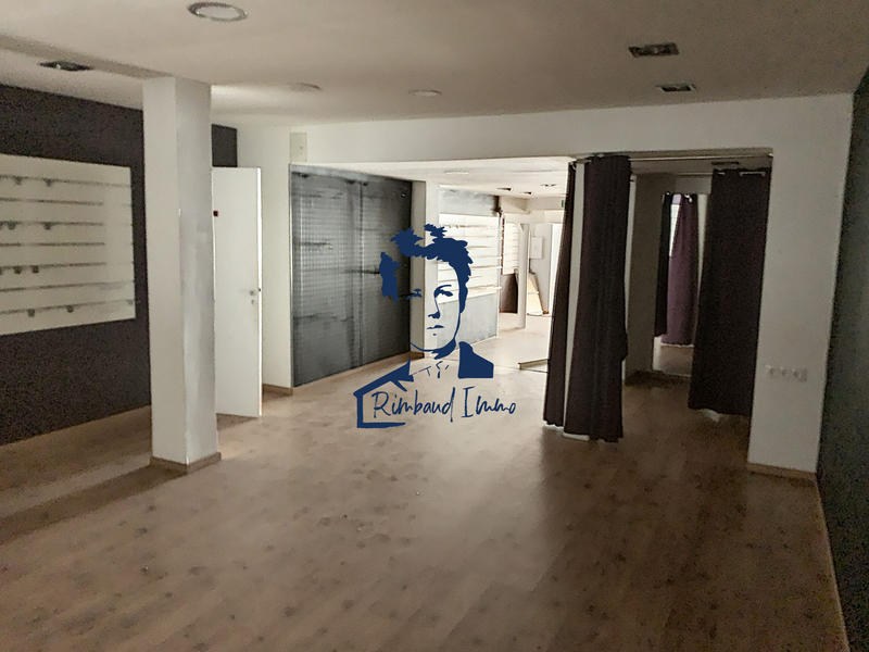 Local d'activités - 112 m²