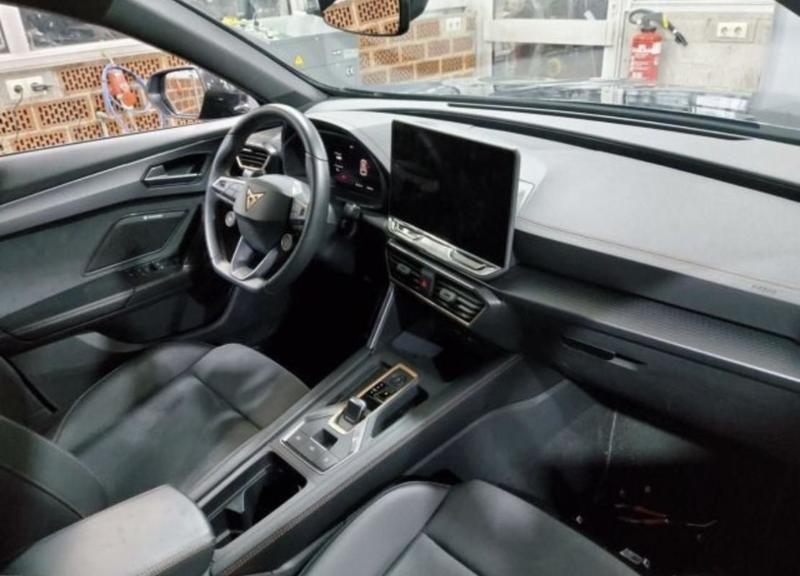 Cupra Formentor Vz 272 Hybride Rechargeable / Toit Ouvrant Camera 360° Attache Remorque Audio Senheiser Coffre Elec Sieges