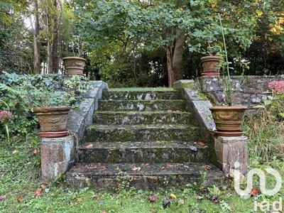 Maison - 215 m² - 7 pièces