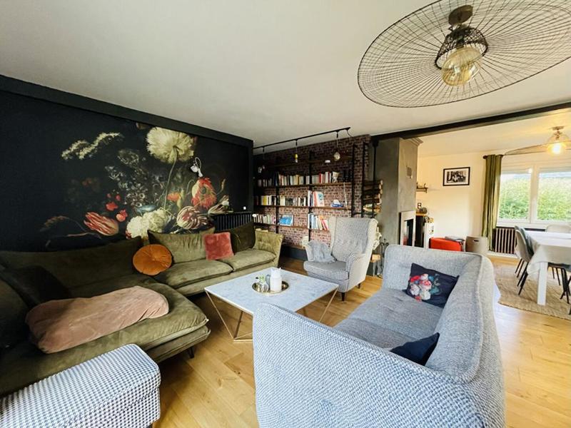 Propriété - 203 m² - 9 pièces