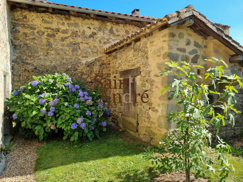 Maison - 370 m² - 6 pièces