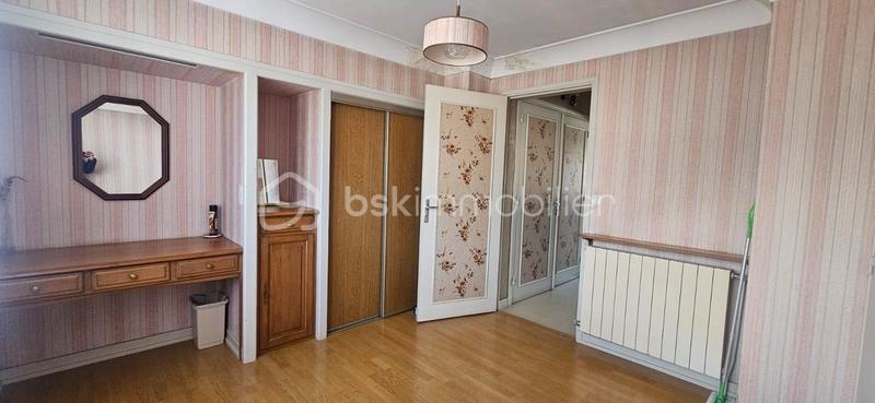 Maison - 235 m² - 5 pièces