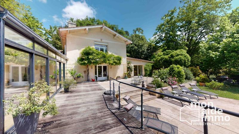 Maison ancienne - 275 m² - 7 pièces