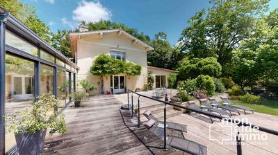 Maison ancienne - 275 m² - 7 pièces