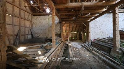 Maison - 232 m² - 8 pièces