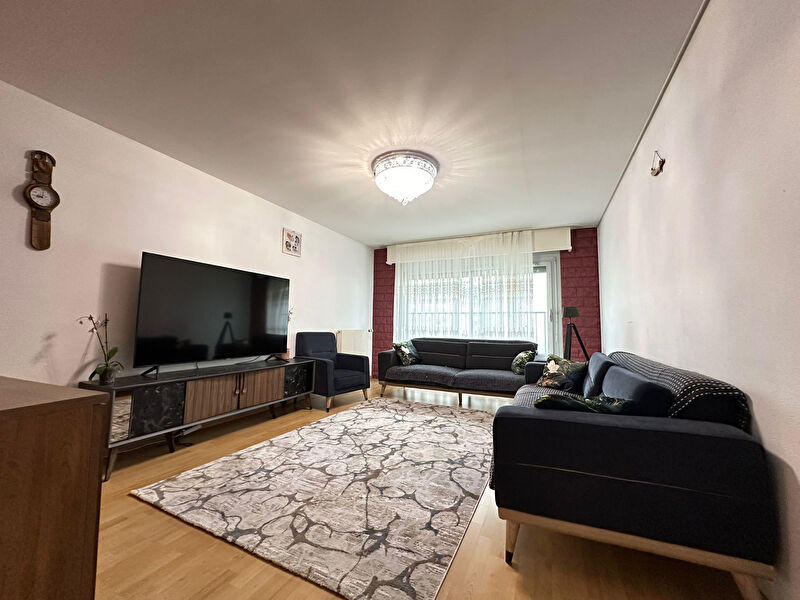 Appartement - 99 m² - 5 pièces