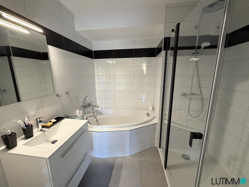 Appartement - 65 m² - 3 pièces