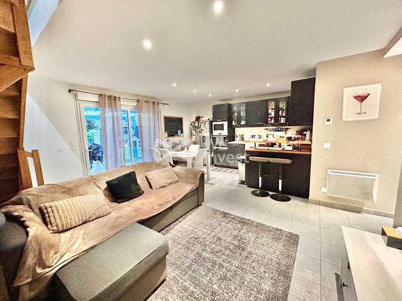 Maison - 95 m² - 4 pièces