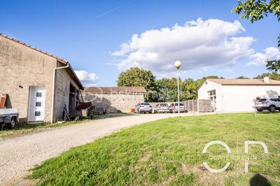 Propriété - 162 m² - 6 pièces