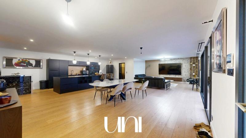 Maison - 160 m² - 6 pièces