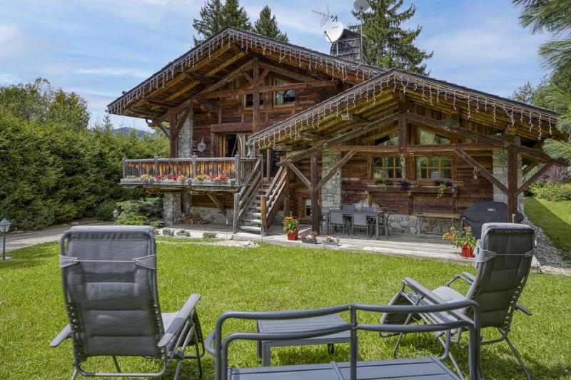 Châlet - 247 m² - 10 pièces