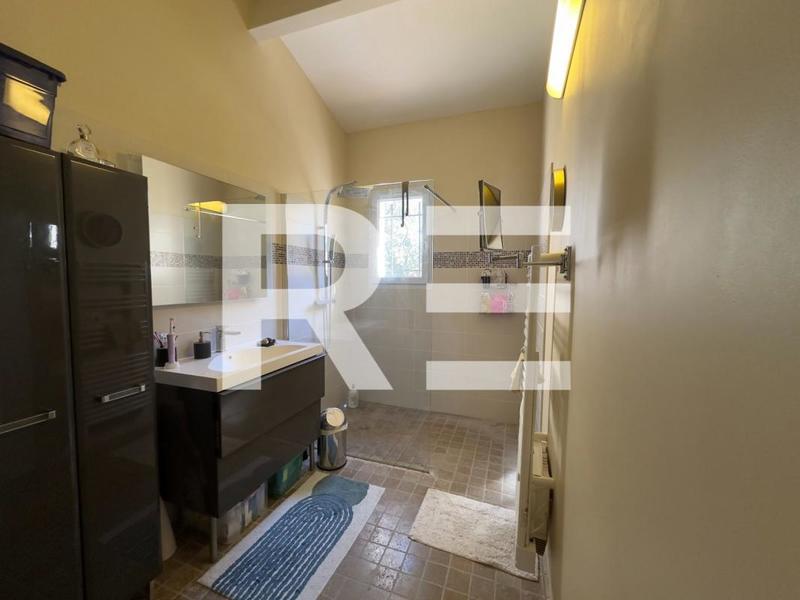 Villa - 188 m² - 9 pièces