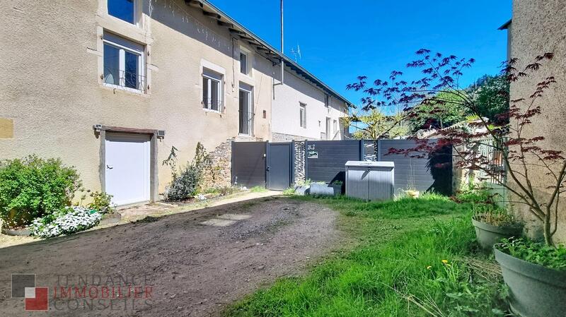 Maison - 240 m² - 9 pièces