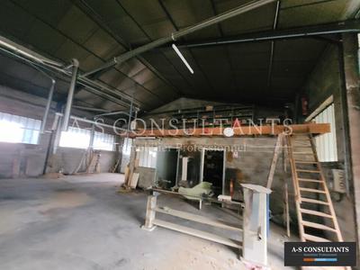 Local d'activité / Entrepôt - 690 m²