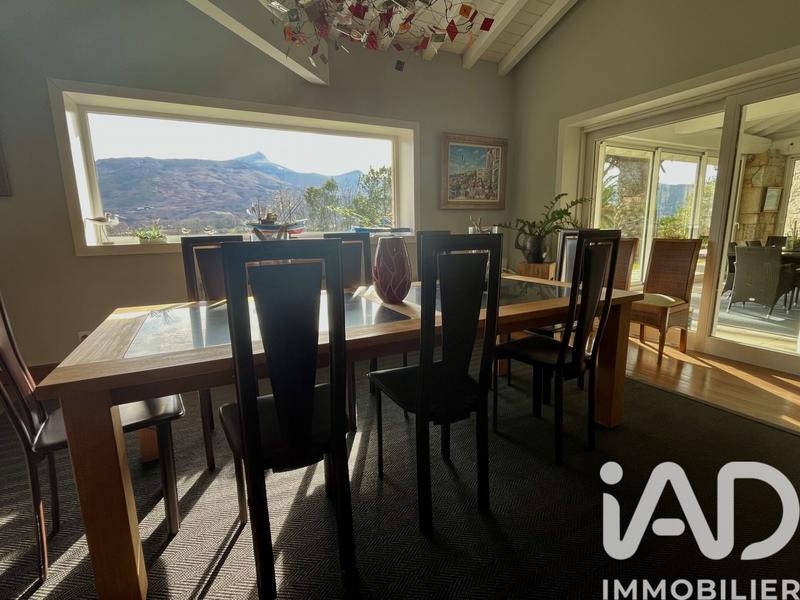 Maison de maîtres - 470 m² - 14 pièces