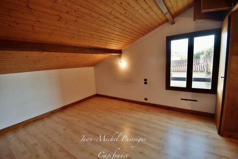 Maison - 250 m² - 8 pièces