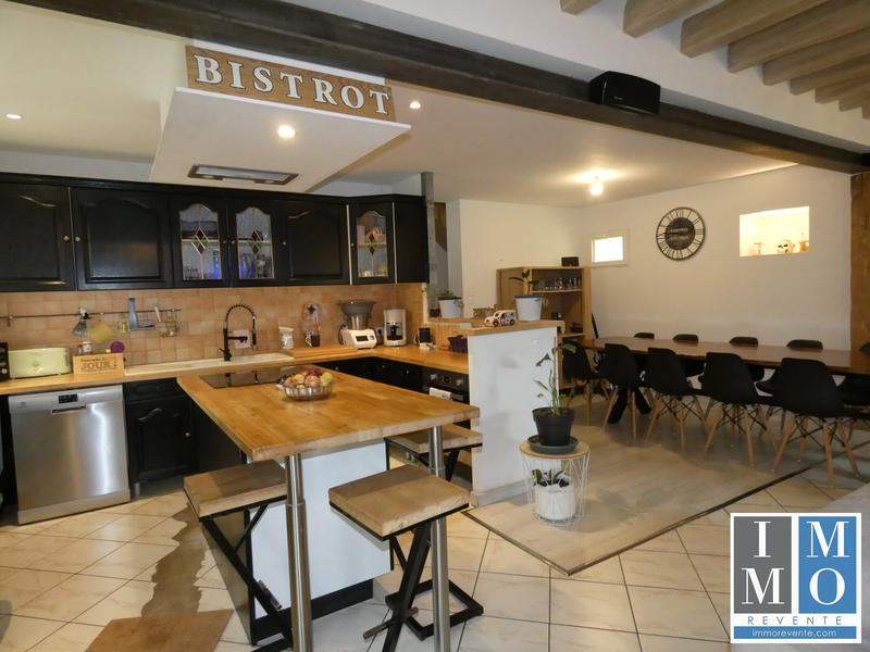 Maison ancienne - 185 m² - 6 pièces