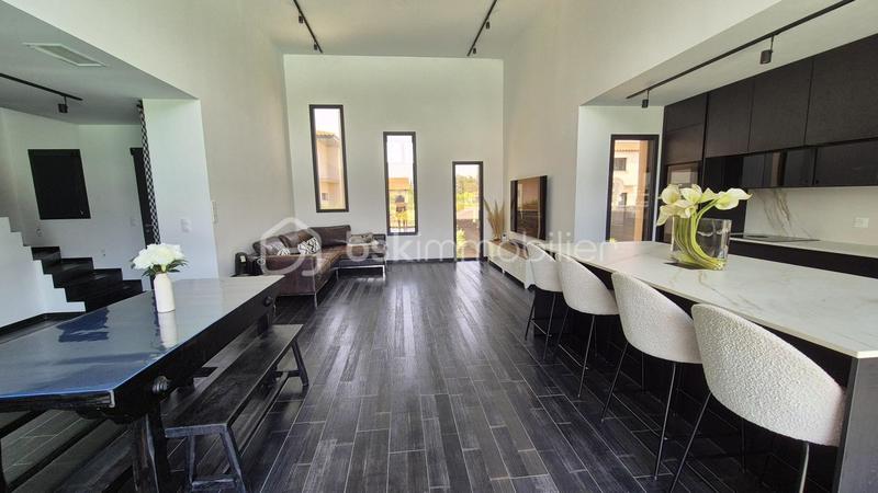 Villa - 140 m² - 5 pièces