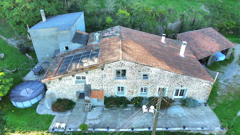 Maison - 250 m² - 10 pièces