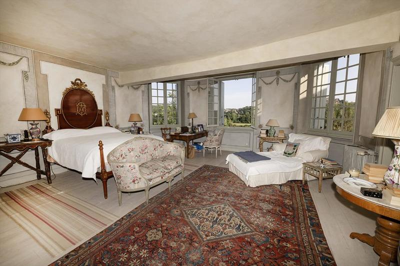 Château - 677 m² - 20 pièces