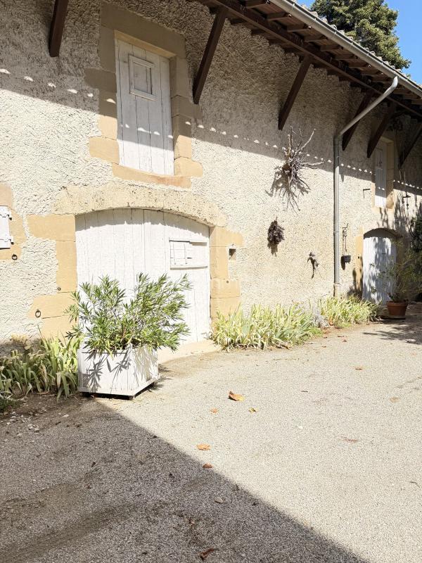 Corps de ferme - 240 m² - 8 pièces