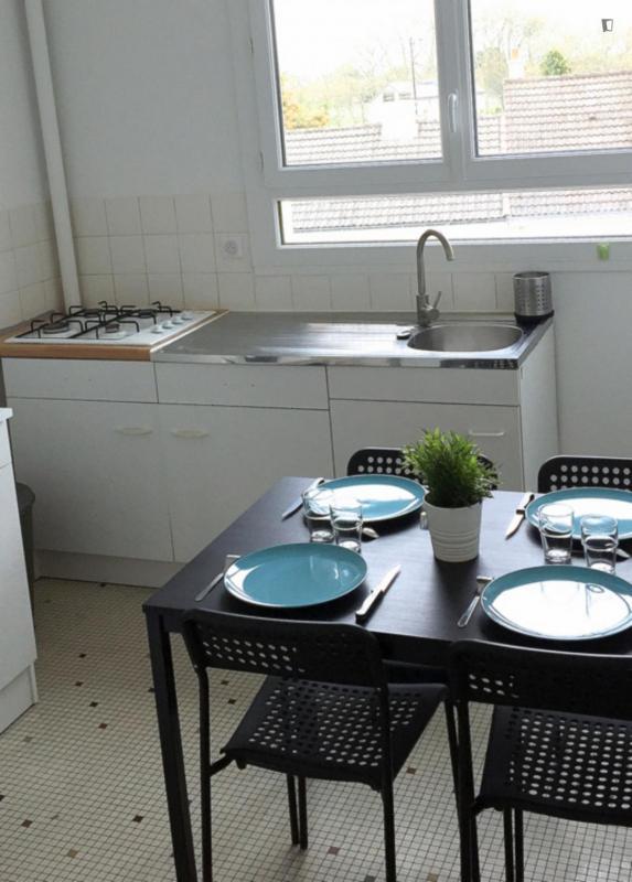 Chambre - 13 m² - 4 pièces